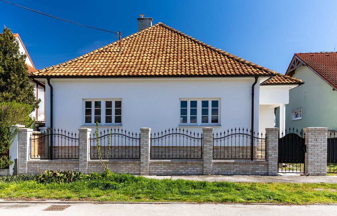 Tehlový obklad Antica Beige na plote a múrikoch od Rustique.sk