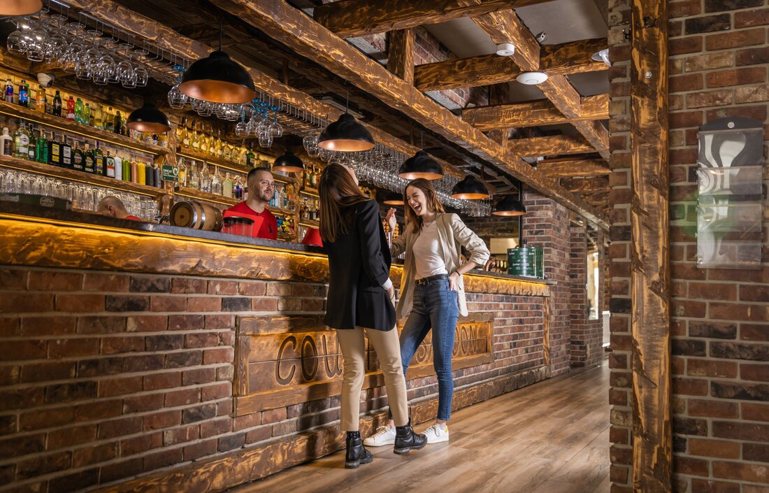 Tehlový obklad Castello v interiéri podniku od Rustique.sk