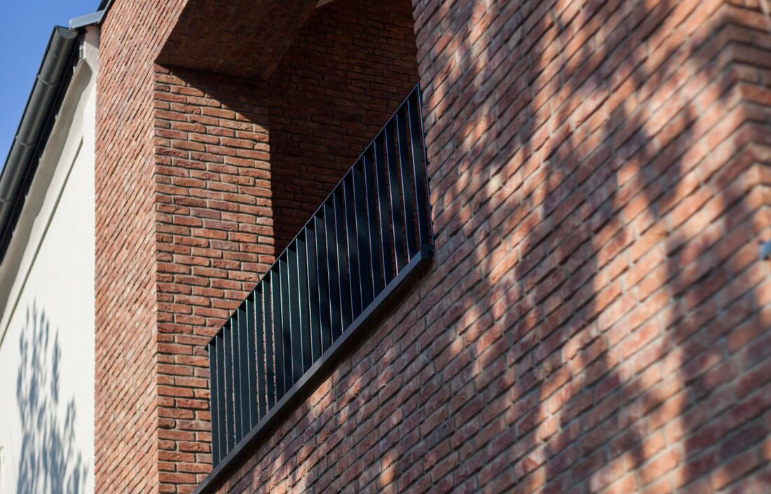 Tehlový obklad Terra Cotta Gesinteld na námestí v Trnave od Rustique.sk